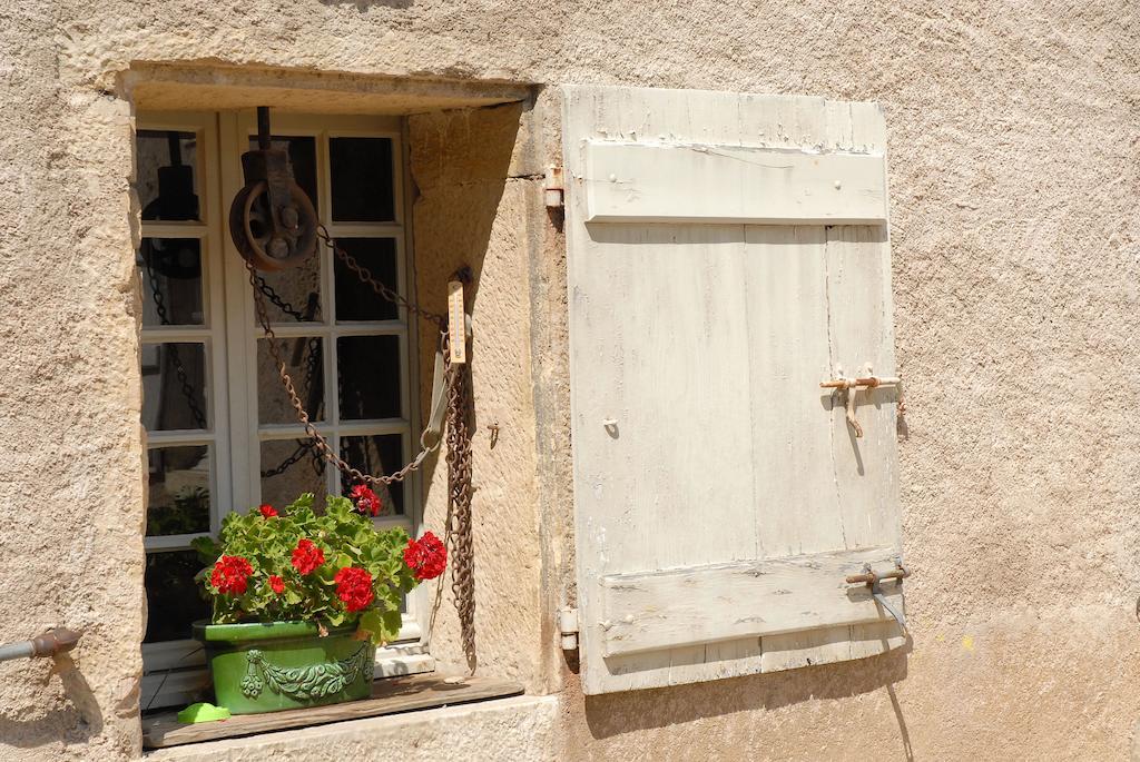 La Maison Des Gardes - Chambres D'Hotes Cluny Exterior photo