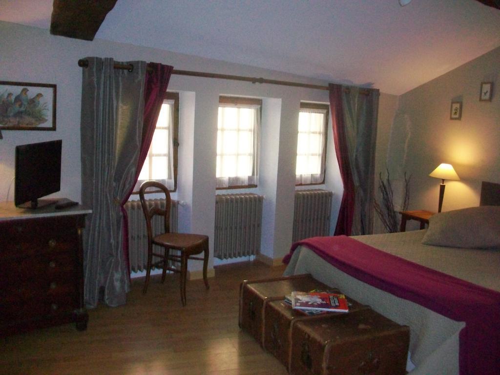 La Maison Des Gardes - Chambres D'Hotes Cluny Room photo