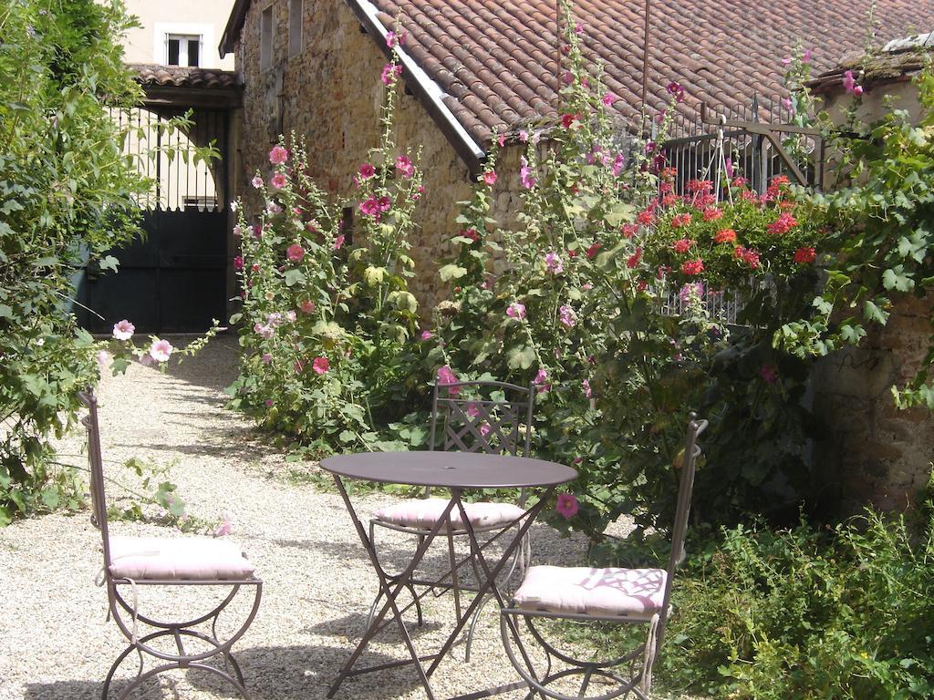 La Maison Des Gardes - Chambres D'Hotes Cluny Exterior photo